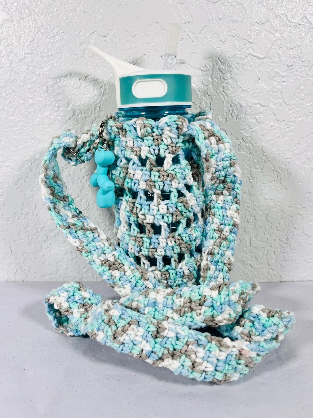 Crocheted Water Bottle Crossbody Bag & Balloon Dog Charm - Picture 2 of 8